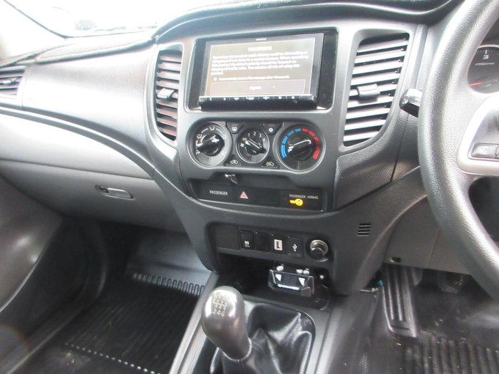 2015 Mitsubishi Triton GLX