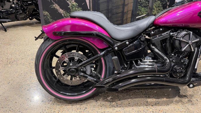 2013 Harley-Davidson Breakout 103 (FXSB) Softail Pink