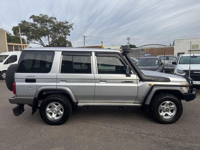 2011 Toyota Landcruiser GXL