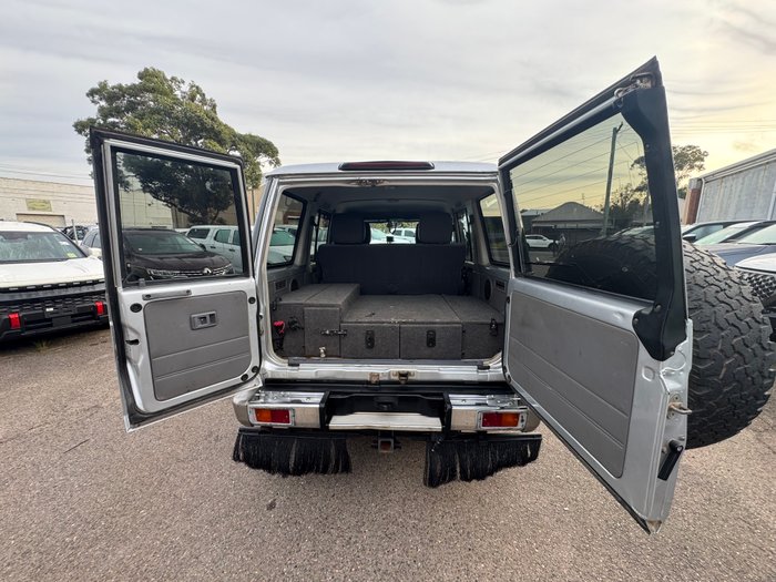 2011 Toyota Landcruiser GXL