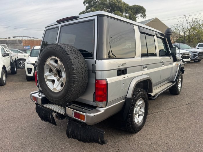 2011 Toyota Landcruiser GXL