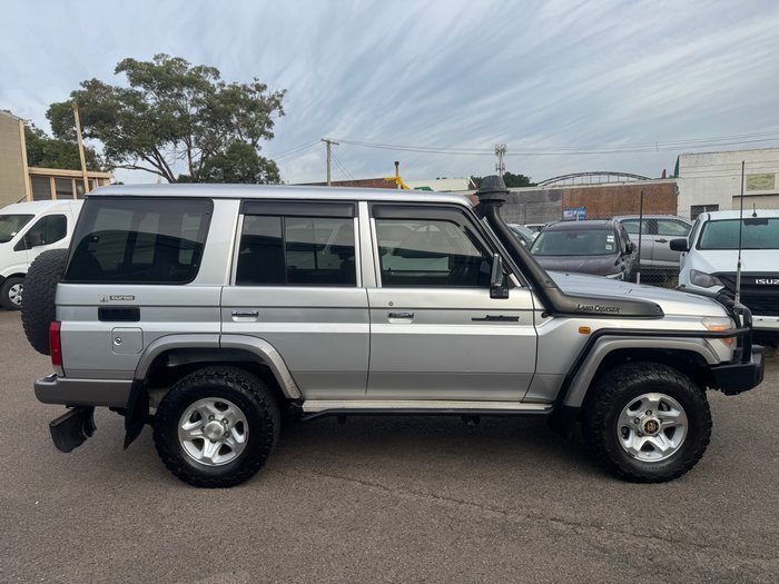2011 Toyota Landcruiser GXL