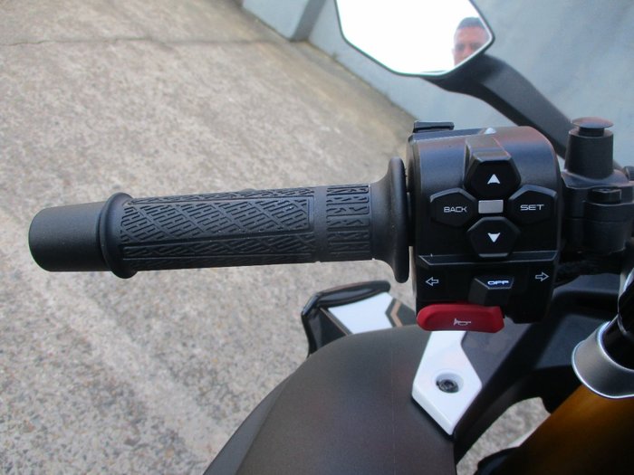 2026 CFMOTO 750SR-S WHITE