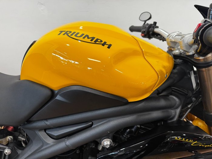 2015 Triumph SPEED TRIPLE (ABS) YELLOW