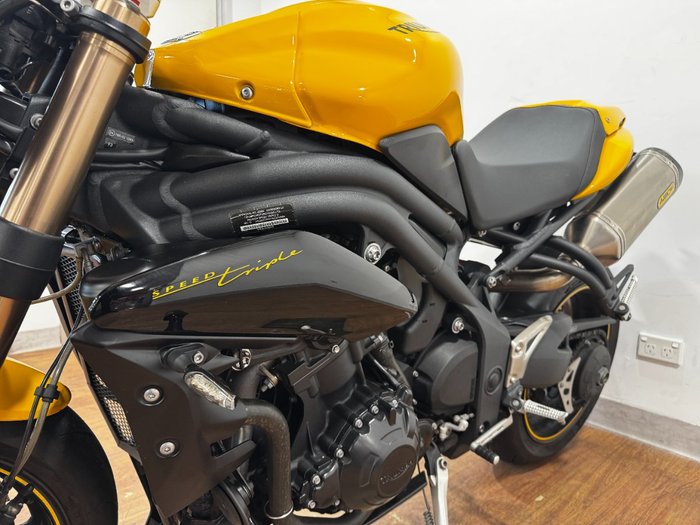 2015 Triumph SPEED TRIPLE (ABS) YELLOW