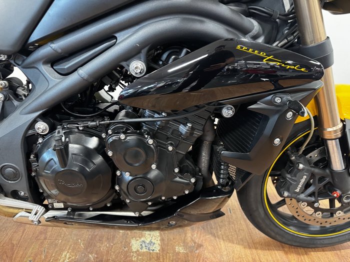 2015 Triumph SPEED TRIPLE (ABS) YELLOW