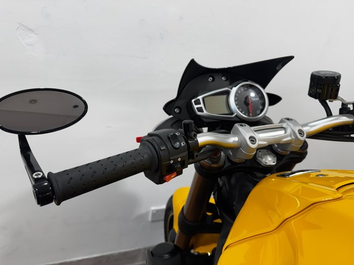 2015 Triumph SPEED TRIPLE (ABS) YELLOW