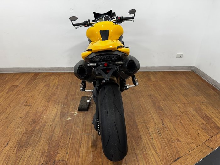 2015 Triumph SPEED TRIPLE (ABS) YELLOW