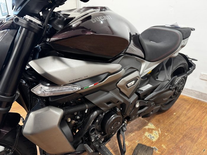 2025 Ducati XDIAVEL V4 BLACK LAVA