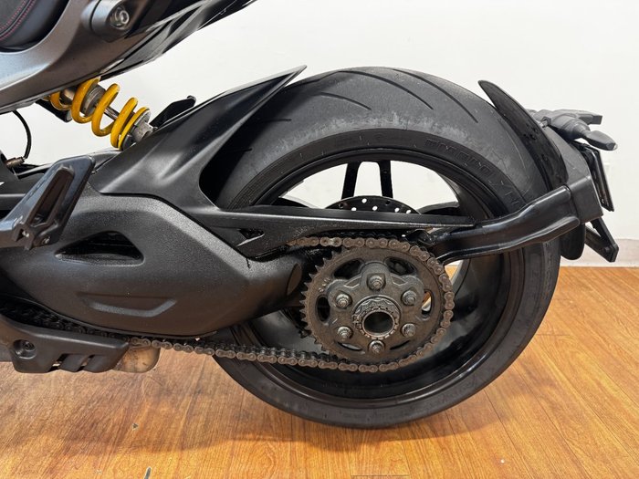 2025 Ducati XDIAVEL V4 BLACK LAVA