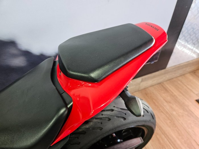 2015 Honda CBR1000RR (FIREBLADE) RED