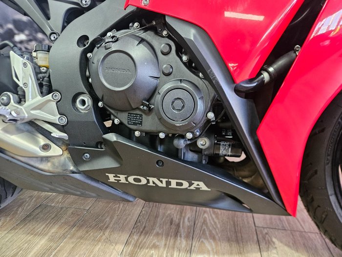 2015 Honda CBR1000RR (FIREBLADE) RED
