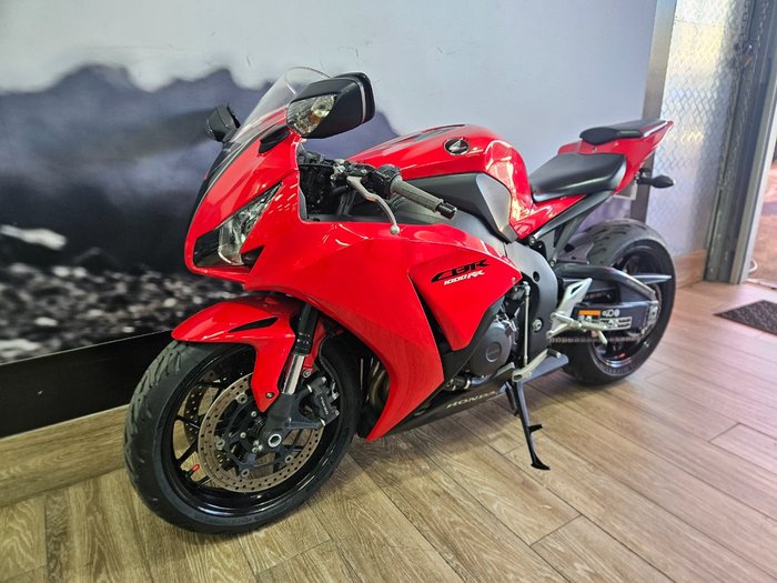 2015 Honda CBR1000RR (FIREBLADE) RED