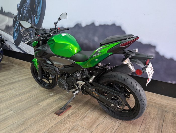 2025 Kawasaki Z500 GREEN