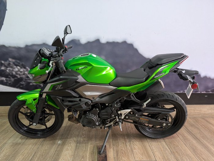 2025 Kawasaki Z500 GREEN
