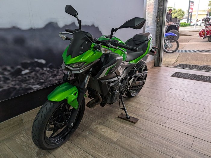 2025 Kawasaki Z500 GREEN