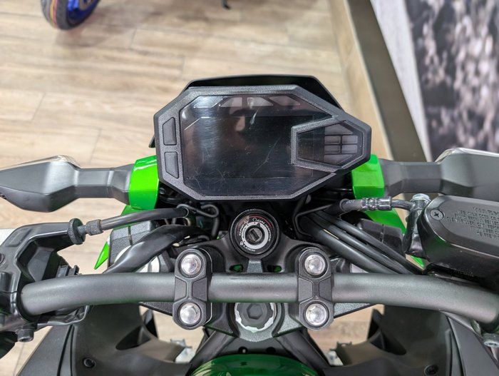 2025 Kawasaki Z500 GREEN