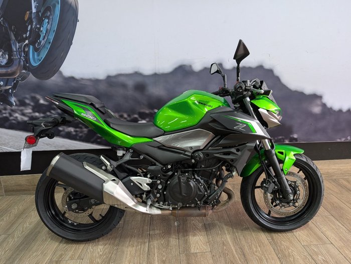 2025 Kawasaki Z500 GREEN