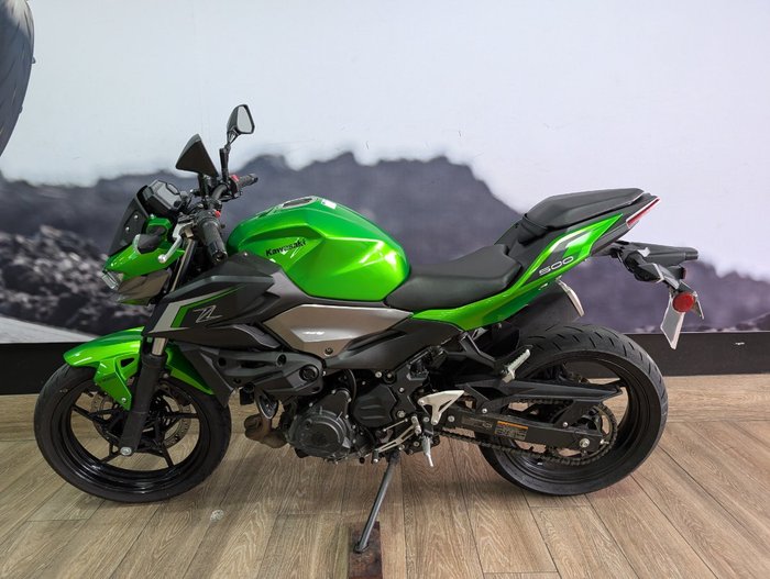 2025 Kawasaki Z500 GREEN