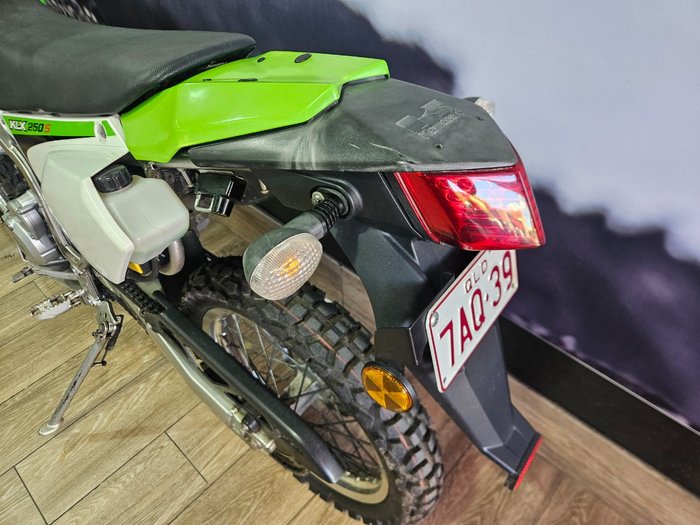 2009 Kawasaki KLX250S GREEN