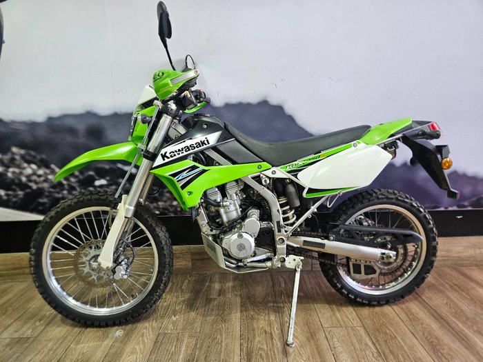 2009 Kawasaki KLX250S GREEN