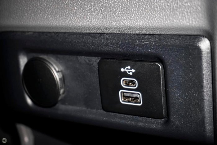 2025 Volkswagen Transporter TDI390