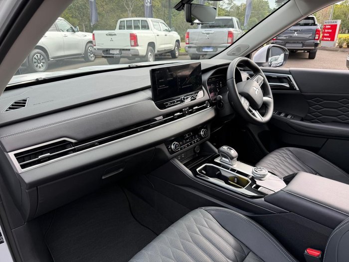 2025 Mitsubishi Outlander Exceed