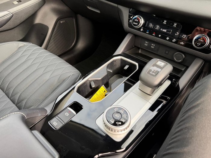 2025 Mitsubishi Outlander Exceed