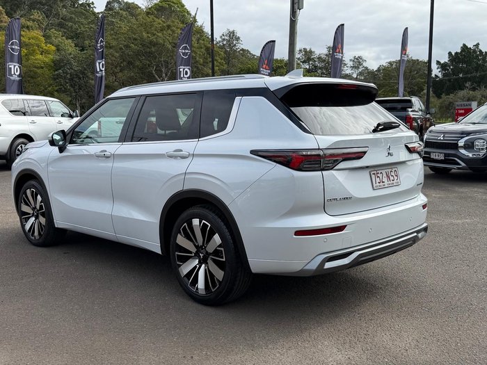 2025 Mitsubishi Outlander Exceed