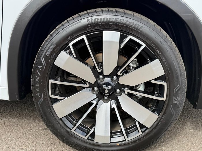 2025 Mitsubishi Outlander Exceed