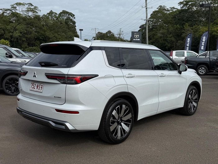 2025 Mitsubishi Outlander Exceed