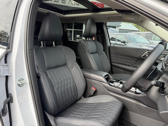 2025 Mitsubishi Outlander Exceed