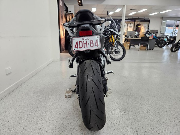 2025 CFMOTO 2025 CF Moto 675CC 675SR-R ABS Road TUNDRA GREY