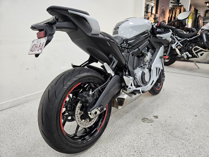 2025 CFMOTO 2025 CF Moto 675CC 675SR-R ABS Road TUNDRA GREY