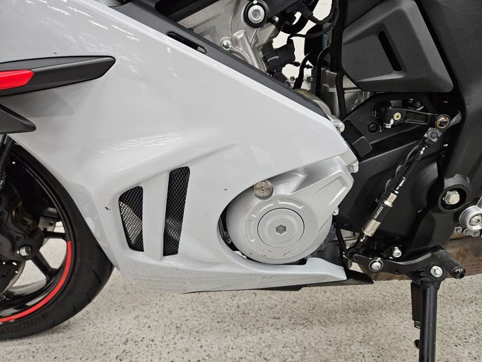 2025 CFMOTO 2025 CF Moto 675CC 675SR-R ABS Road TUNDRA GREY