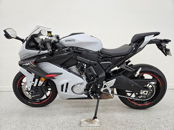 2025 CFMOTO 2025 CF Moto 675CC 675SR-R ABS Road TUNDRA GREY