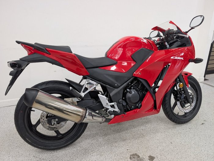 2015 Honda CBR300R Red
