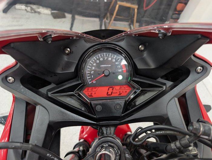 2015 Honda CBR300R Red