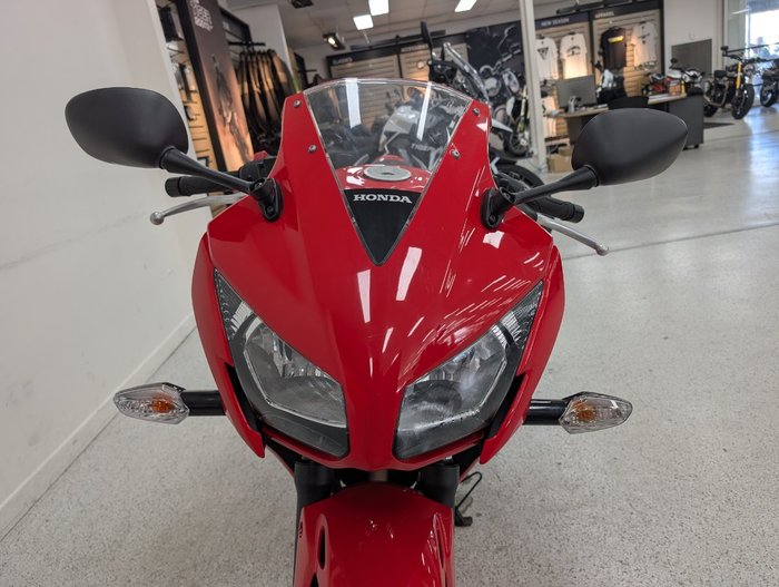 2015 Honda CBR300R Red