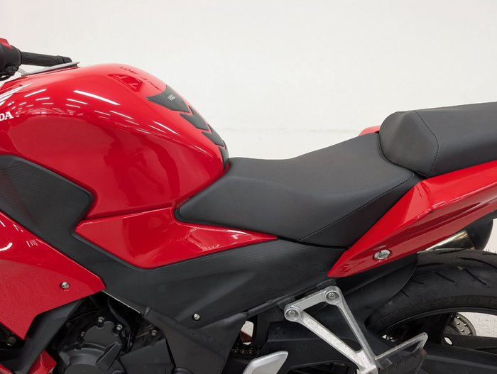 2015 Honda CBR300R Red