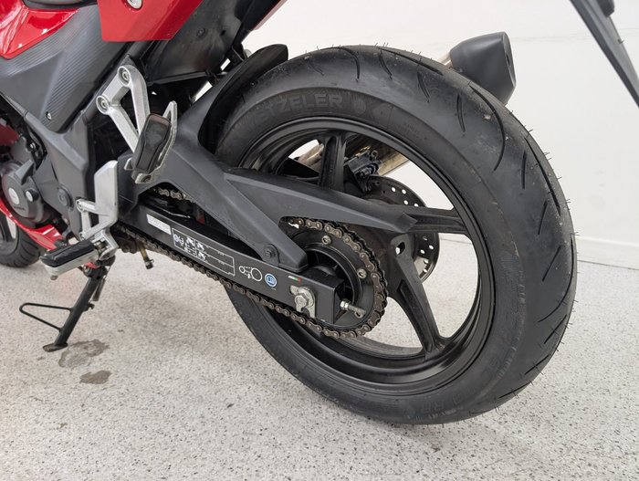 2015 Honda CBR300R Red