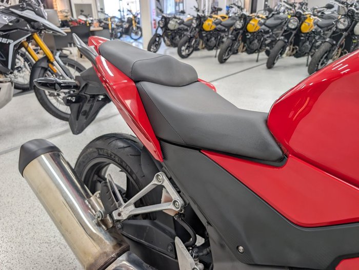 2015 Honda CBR300R Red