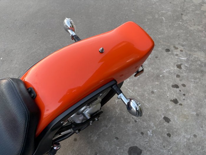 2006 Yamaha XVS650 V-STAR CUSTOM Orange
