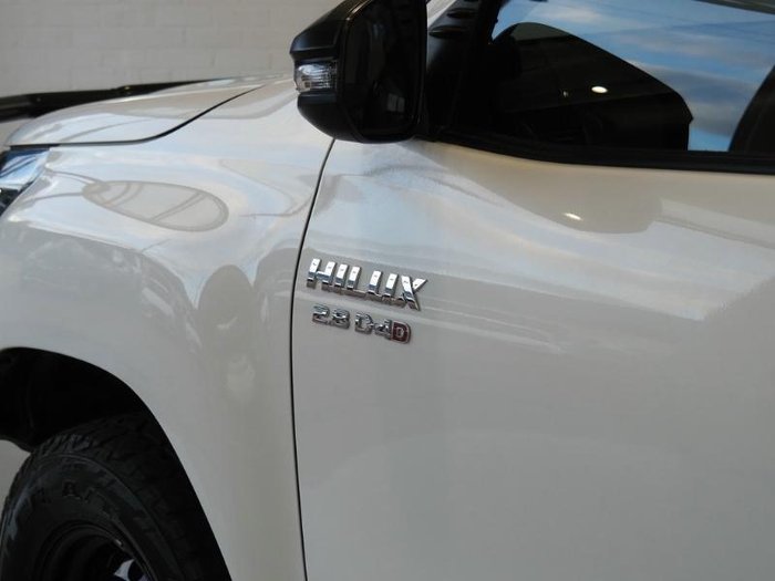 2022 Toyota Hilux SR