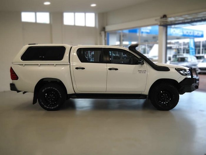 2022 Toyota Hilux SR