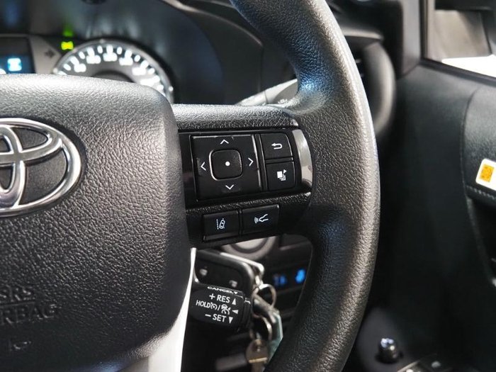 2022 Toyota Hilux SR