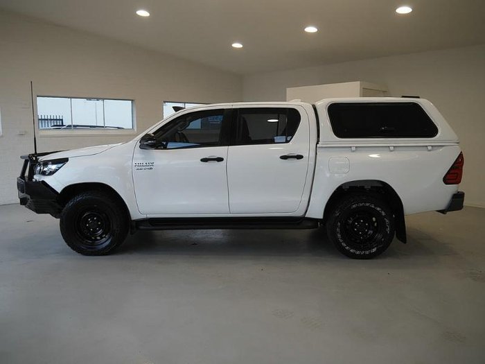 2022 Toyota Hilux SR