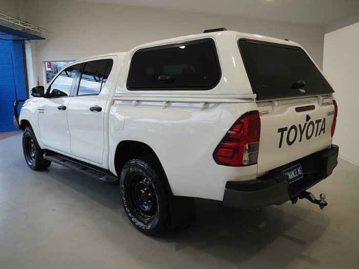 2022 Toyota Hilux SR