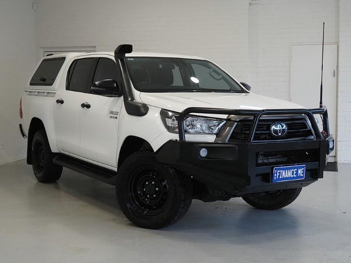 2022 Toyota Hilux SR