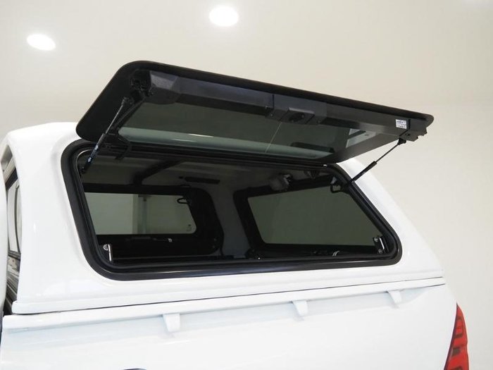 2022 Toyota Hilux SR